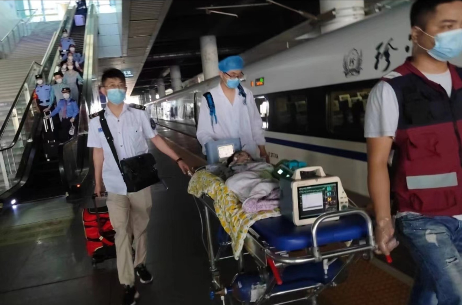 巴彦县高铁转运公司